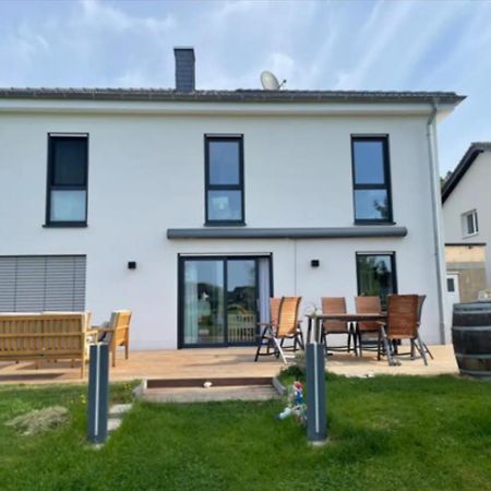 Modernes Ferienhaus In Uedersdorf ภายนอก รูปภาพ
