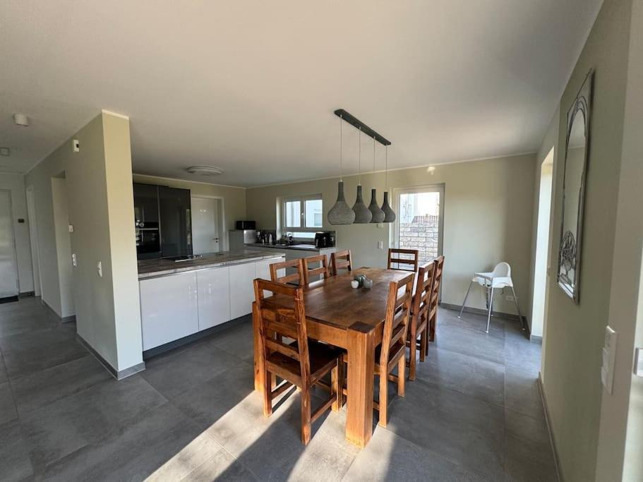 Modernes Ferienhaus In Uedersdorf ภายนอก รูปภาพ