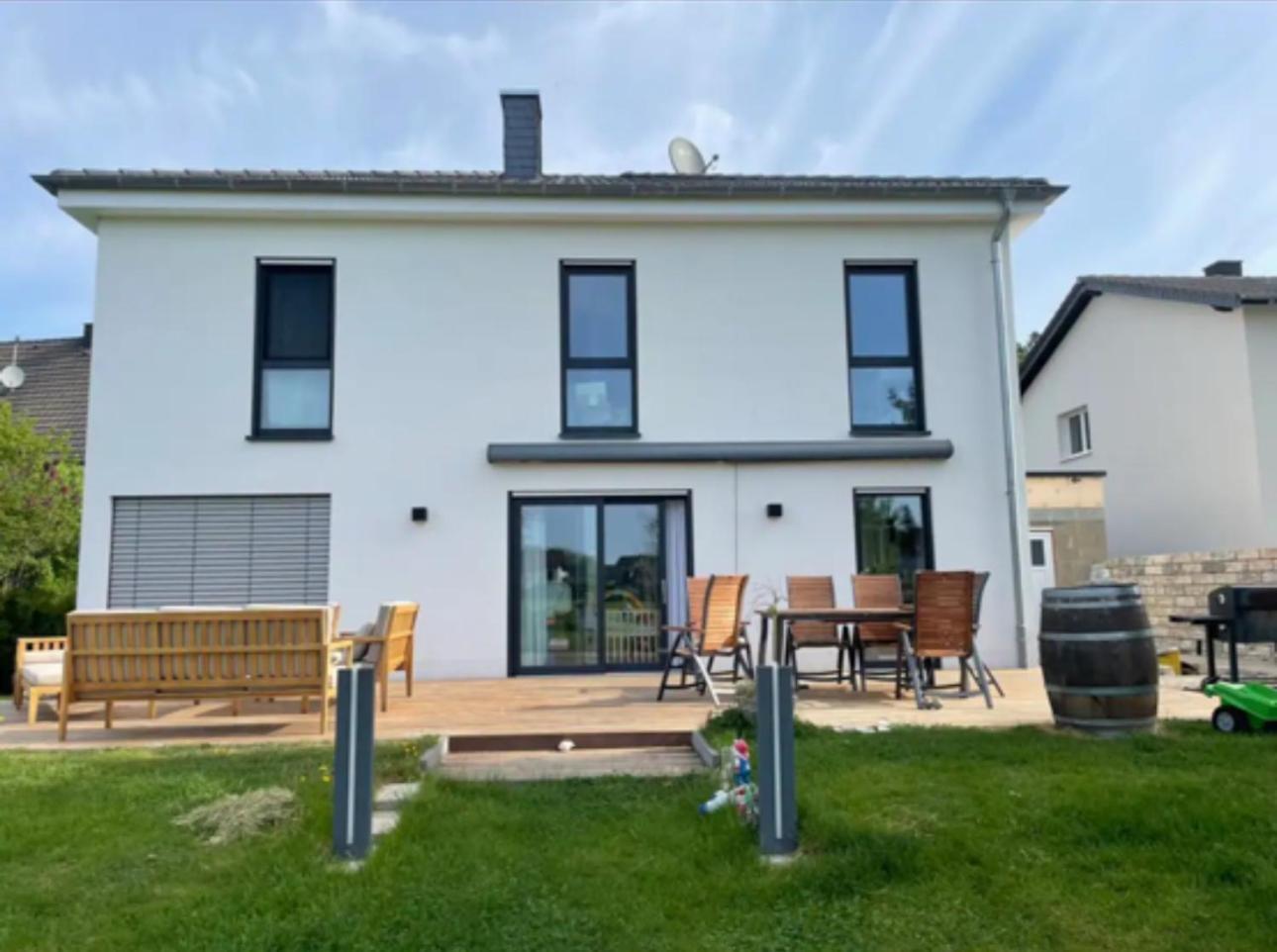 Modernes Ferienhaus In Uedersdorf ภายนอก รูปภาพ